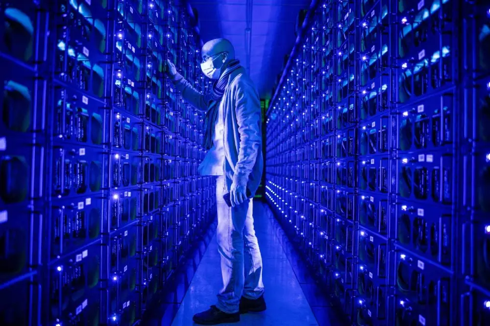 Phoenix Group purchased $380 million worth of mining devices from Whatsminer