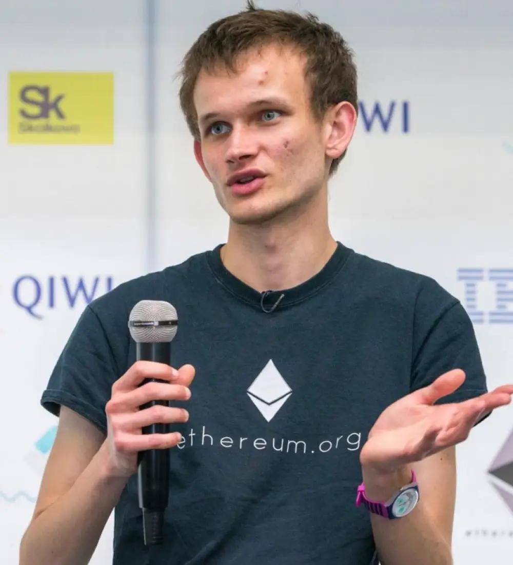 Vitalik Buterin today transferred 100 ETH to the Coinbase exchange