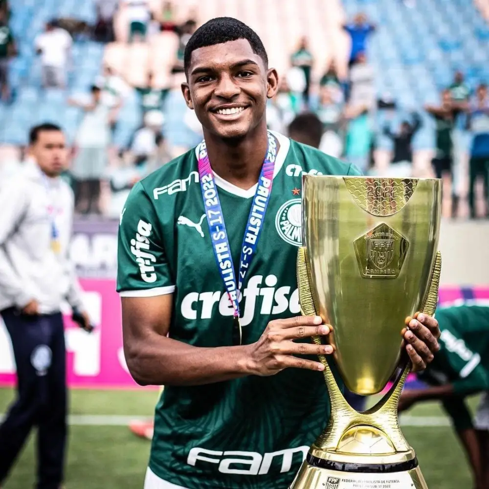 17-year-old Palmeiras midfielder Luis Guilherme