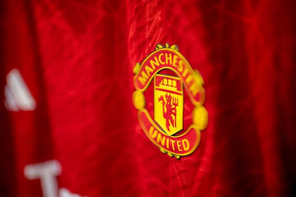 The Athletic: Manchester United's debts have exceeded a billion pounds.